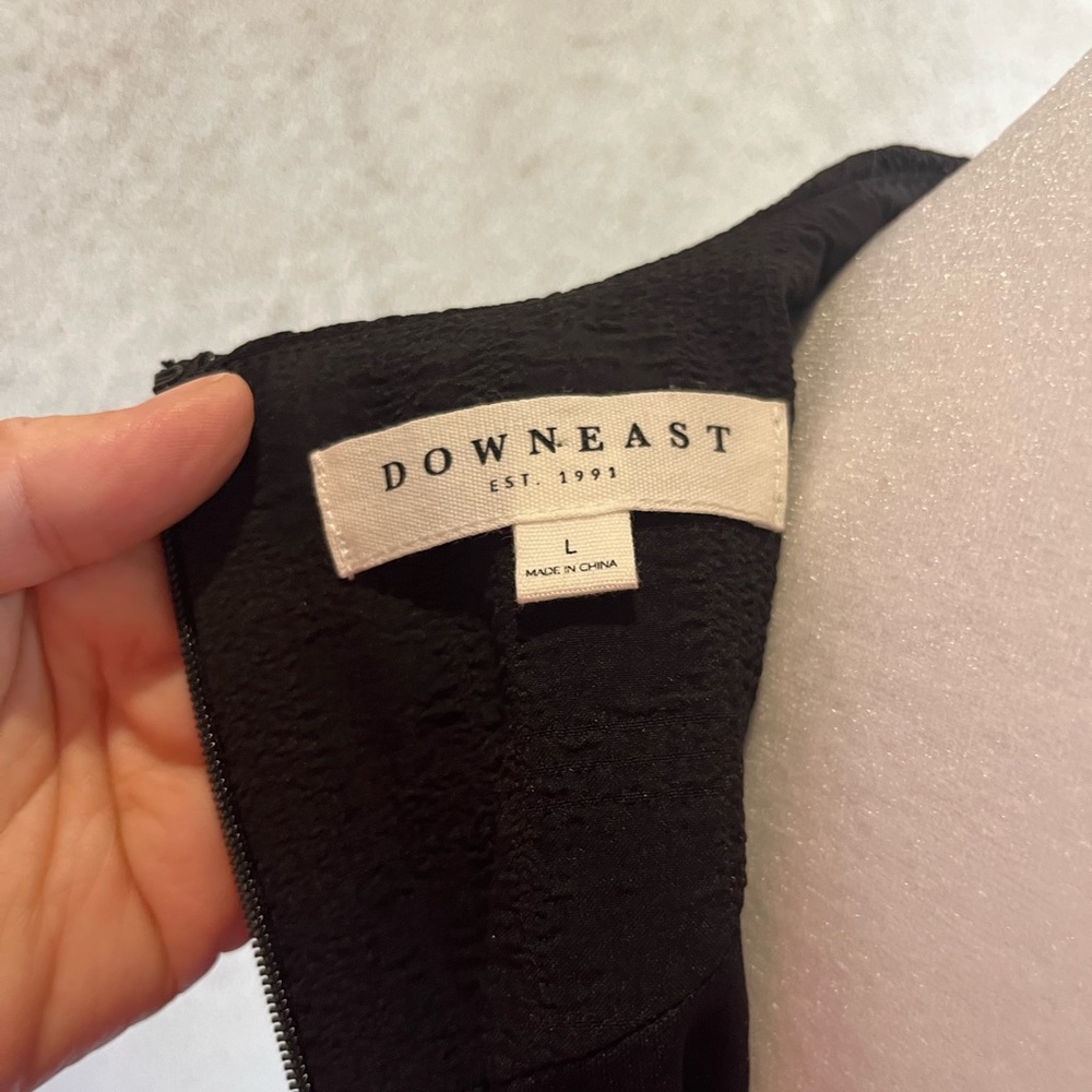 Downeast Black puff sleeve lined midi dress size Large